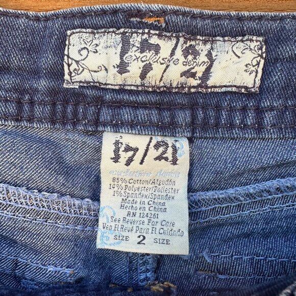 17/21 Exclusive Denim HIgh Rise  Cuffed Blue Jorts Jean Shorts SIze 2 - Picture 4 of 7